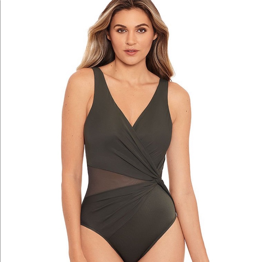 MIRACLESUIT
Illusionists Circe One-Piece Swimsuit